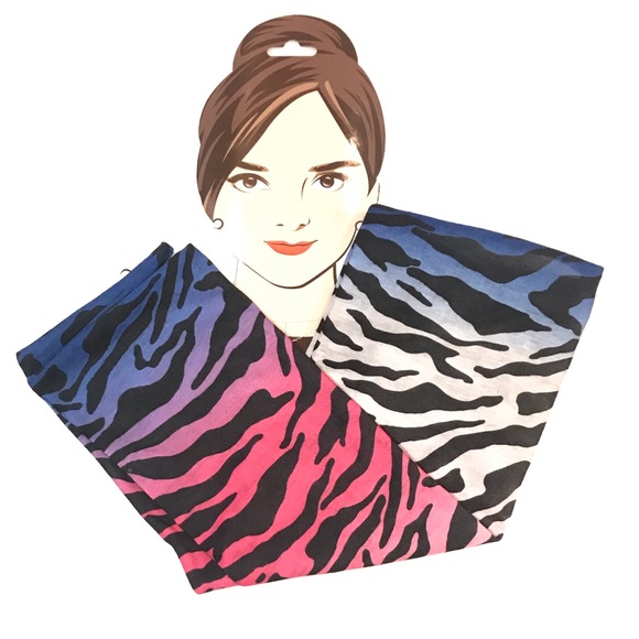 NWOT Armando Caruso Scarf - Picture 3 of 4